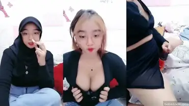 Cewek Cantik Pamer Memek Colmek WOT Lumer Hot Indo